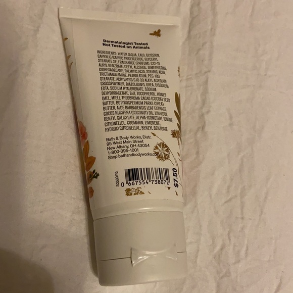 🆕Bath and Body Works lotion and lip gloss - Picture 3 of 5